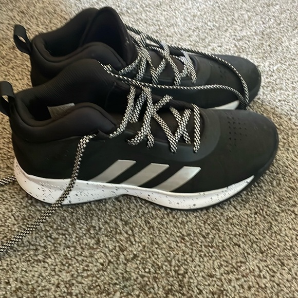 Adidas basketball shoe - Picture 1 of 6